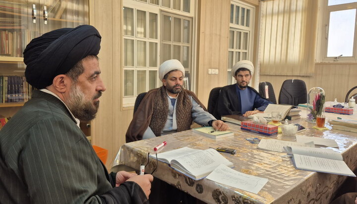 تصاویر/ مصاحبه‌های شفاهی اخذ مجوز حکم استادی طلاب ممتاز مدارس علمیه کاشان