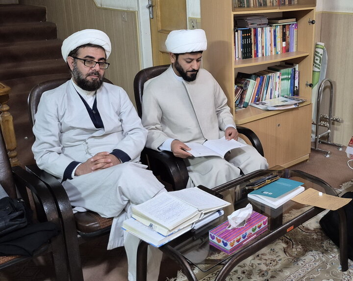 تصاویر/ مصاحبه‌های شفاهی اخذ مجوز حکم استادی طلاب ممتاز مدارس علمیه کاشان