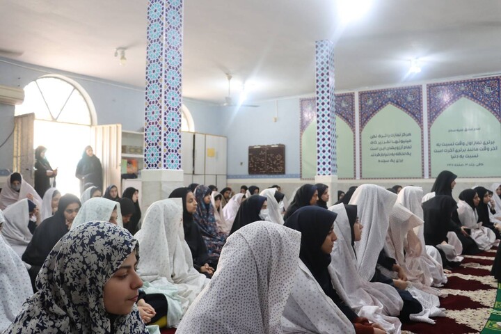 حضور امام جمعه اهواز در جمع دانش آموزان مدرسه دخترانه شاهد رضوان