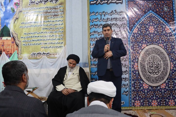 حضور امام جمعه اهواز در جمع دانش آموزان مدرسه دخترانه شاهد رضوان