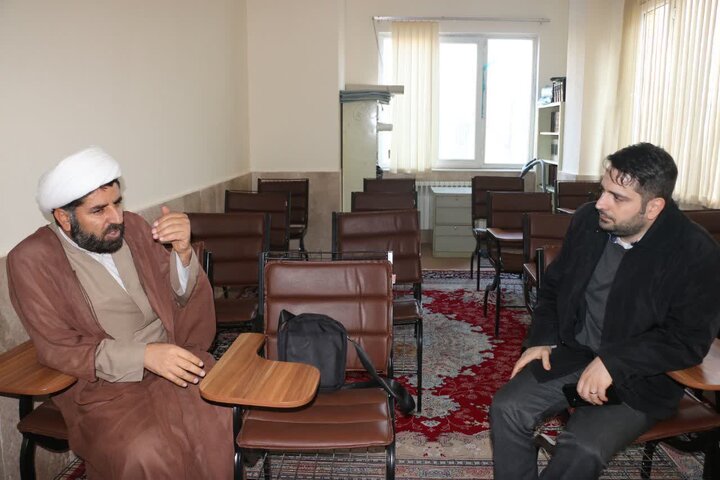 تصاویر/ بازدید سید فرزاد موسوی از کلاس‌های معارف اسلامی ناب شهرستان کامیاران