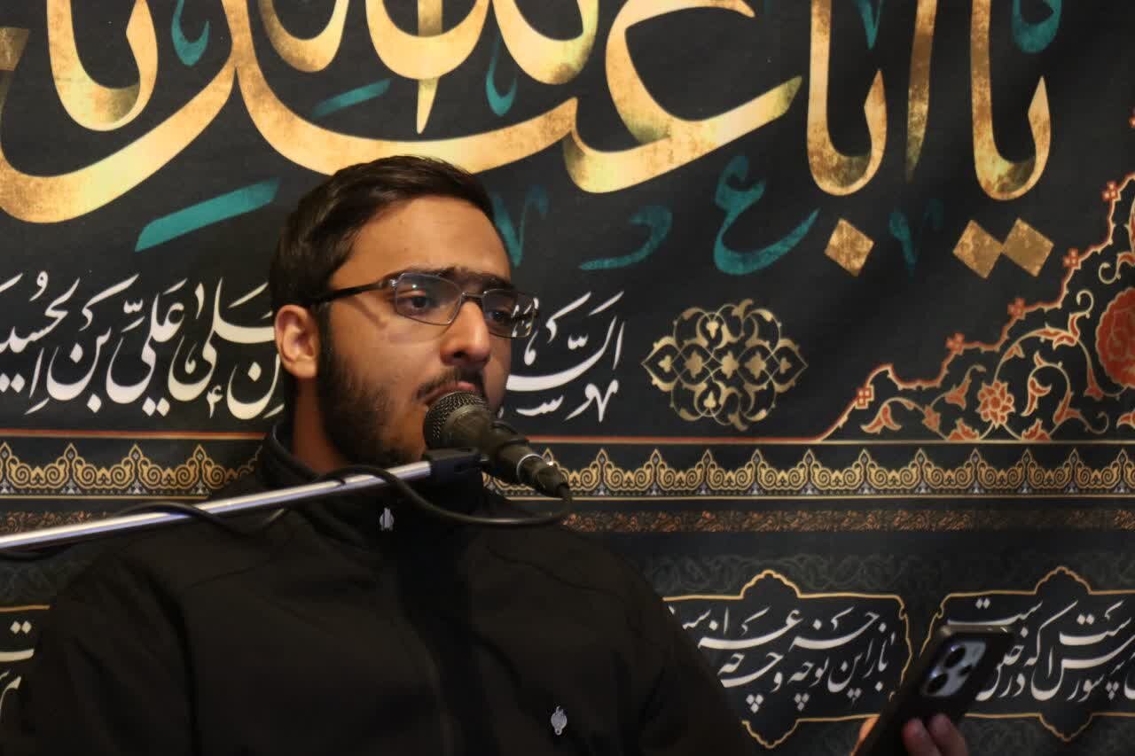 تصاویر/ برگزاری هیئت هفتگی «مکتب‌الصادق(ع)» به مناسبت شهادت امام هادی(ع)