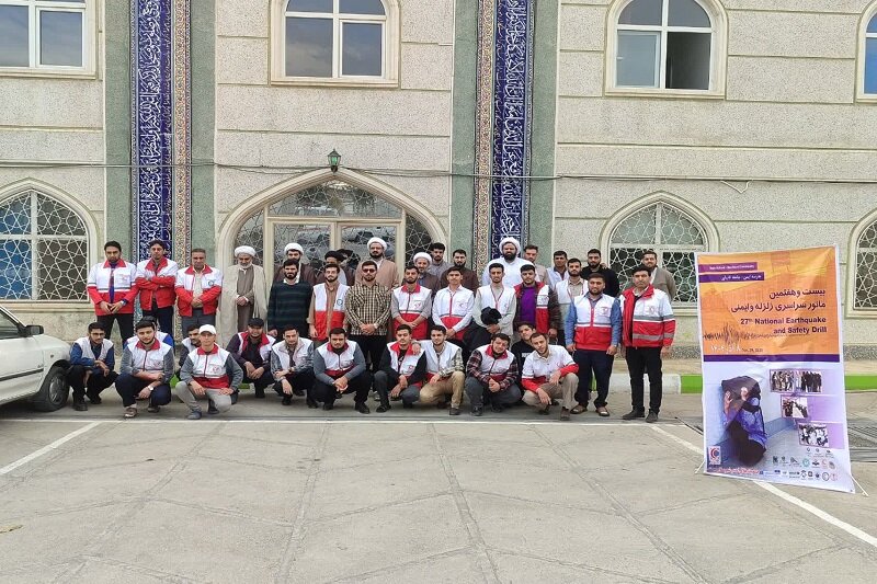 مانور زلزله و امداد در مدرسه علمیه صحنه برگزار شد+تصاویر