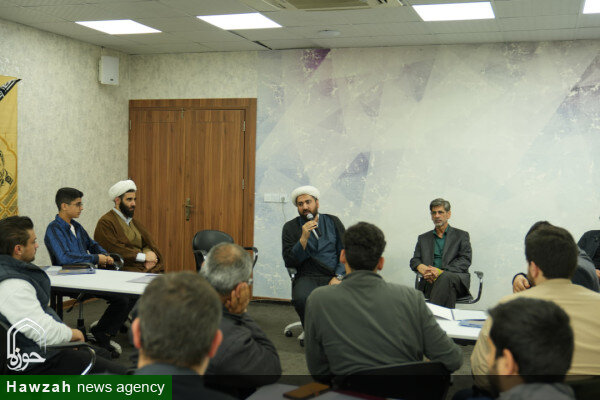 از زندگی با آیه ها تا مکتب سلیمانی با نگاهی جامع و اثرگذار