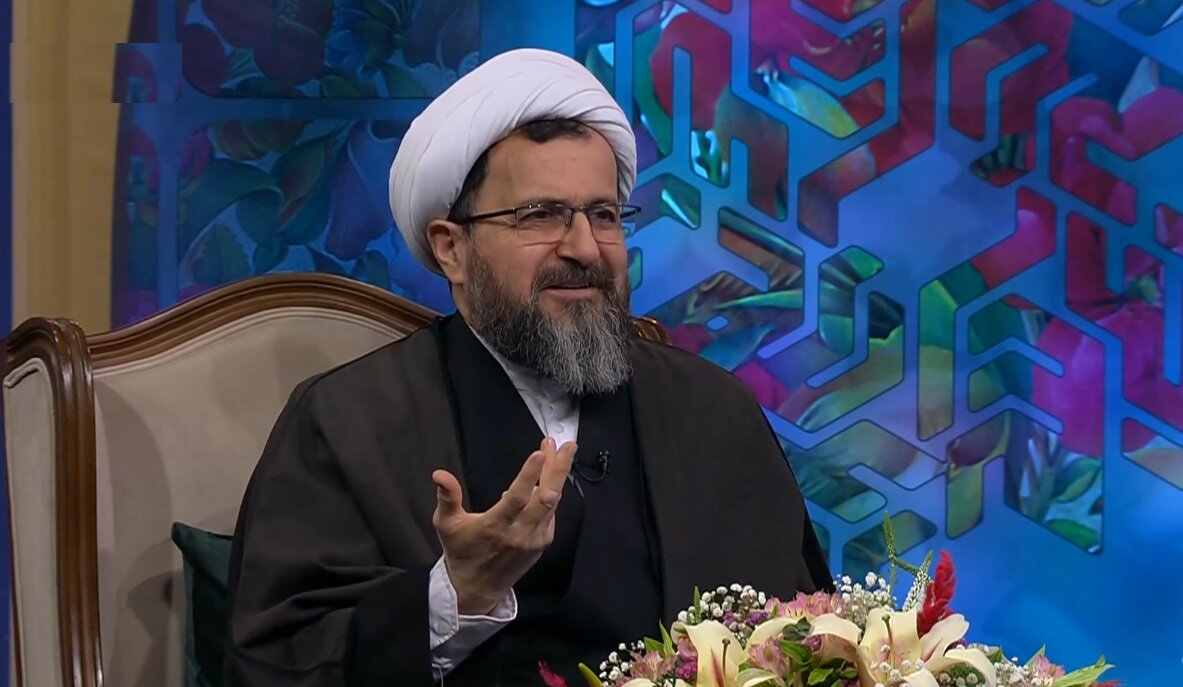 بزرگداشت ولادت و شهادت ائمه اطهار(ع) مصداق روشن تعظیم شعائر الهی است