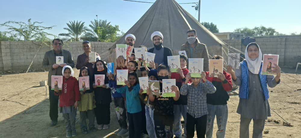 حضور امام جمعه کاکی در چادر دانش آموزان عشایری