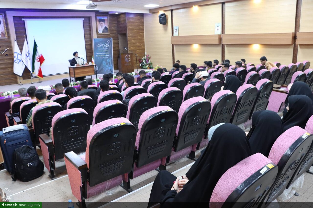 تصاویر/  بیست و یکمین دوره اندیشه مطهر ویژه دانشجو معلم خوزستان