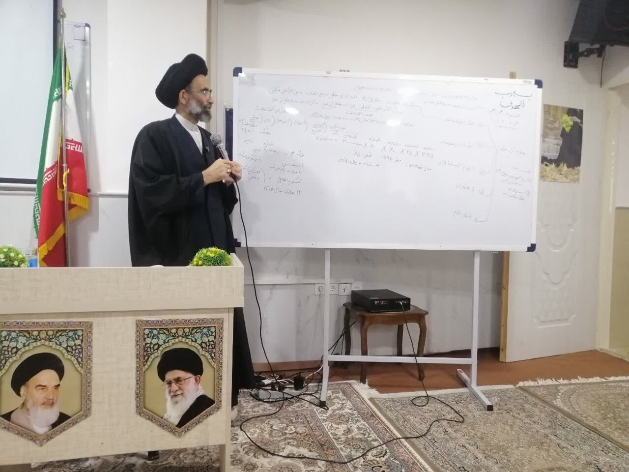 وظیفه اول طلاب معرفت به خداوند متعال است