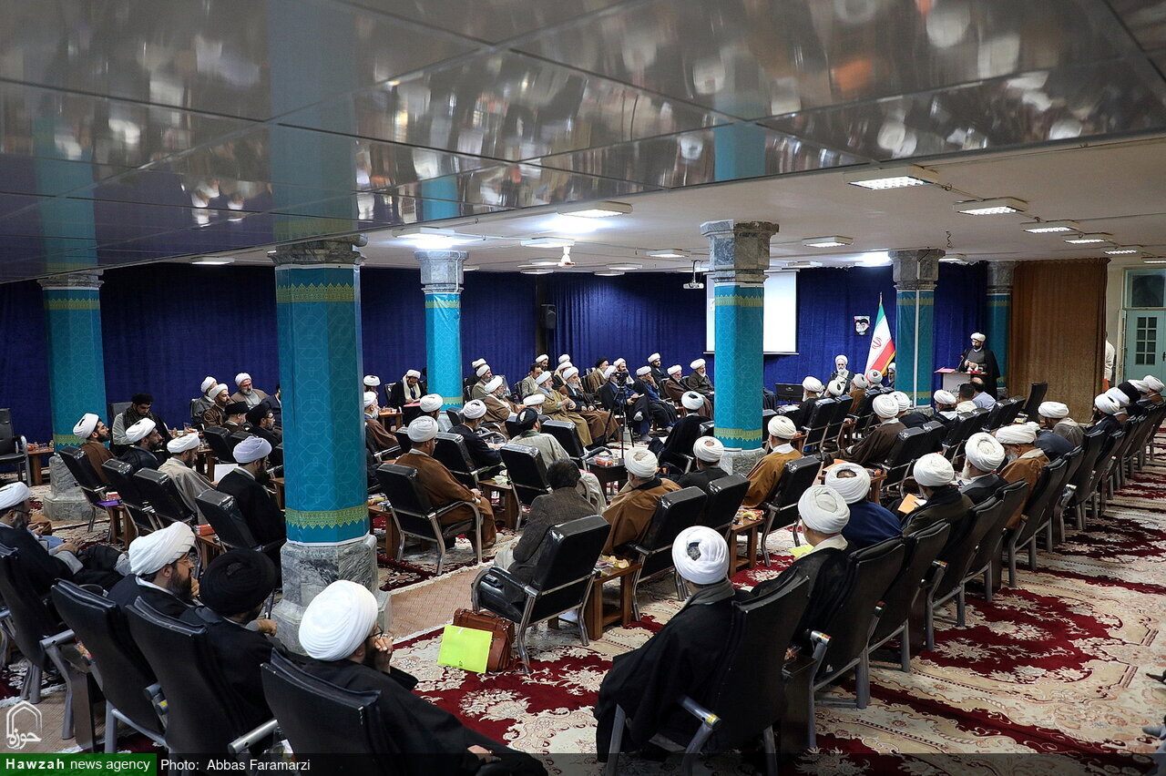 آية اللّه الأعرافيّ: توسيع دروس الخارج البحثيّة في علم الكلام ضرورةٌ ملحّةٌ.. لابدّ من الحضور الفعّال في الميادين العلميّة العالميّة