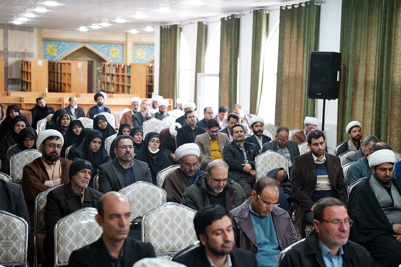 انتظارات جامعه در تحقق وحدت حوزه و دانشگاه را عملی کنیم