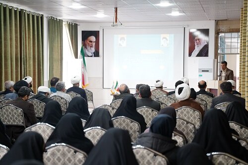 انتظارات جامعه در تحقق وحدت حوزه و دانشگاه را عملی کنیم