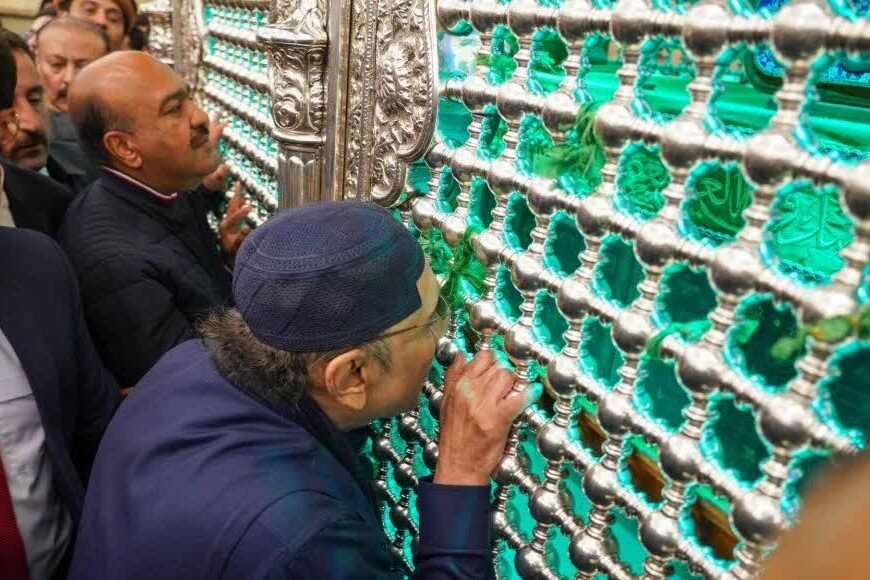 پاکستانی صدر آصف علی زرداری کی کاظمین میں حرم مطہر میں حاضری اور عرضِ عقیدت