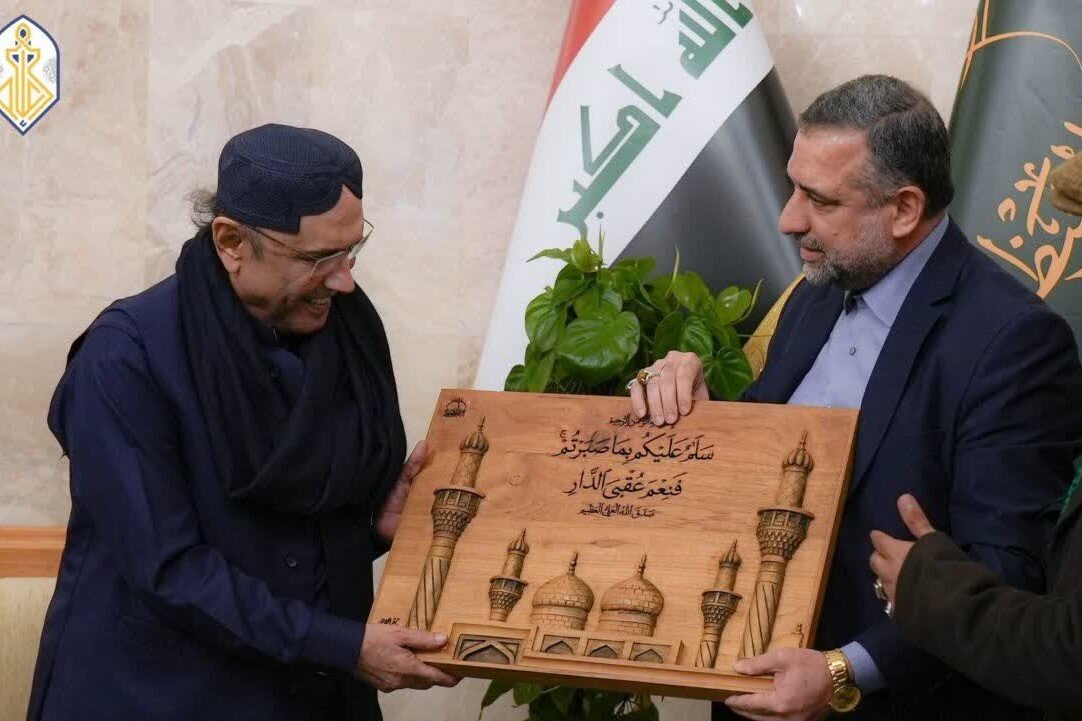 پاکستانی صدر آصف علی زرداری کی کاظمین میں حرم مطہر میں حاضری اور عرضِ عقیدت