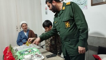 تصاویر/برگزاری «کافه گفت‌وگوی دختران حاج قاسم» با محوریت دورهمی پدر و دختری در اراک