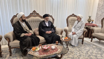 تصاویر/ دیدار معاون امور طلاب و دانش‌آموختگان حوزه‌های علمیه با روحانی جانباز دوران دفاع مقدس در کاشان