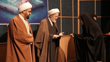 مبلغ برتر عرصه رسانه و هوش مصنوعی حوزه علمیه خراسان تجلیل شد