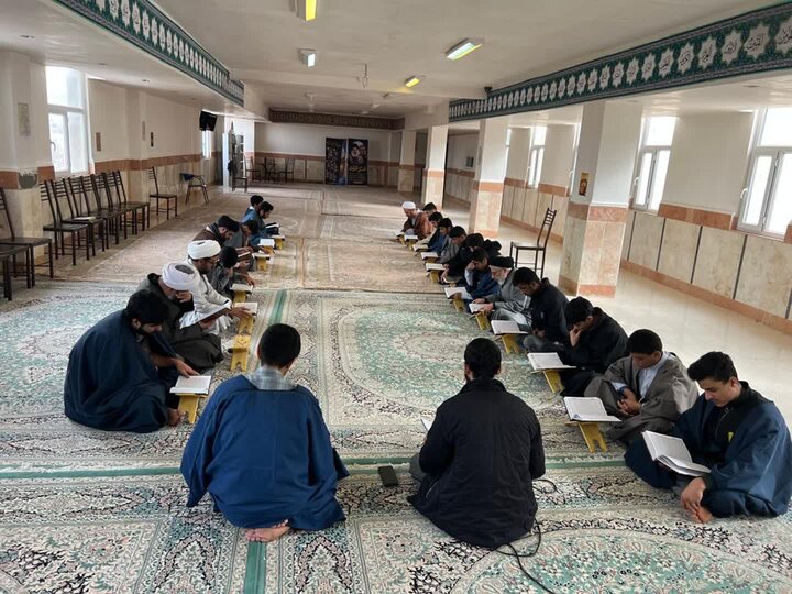 تصاویر/ قرائت سوره فتح قرآن طلاب مدرسه علمیه الغدیر نراق