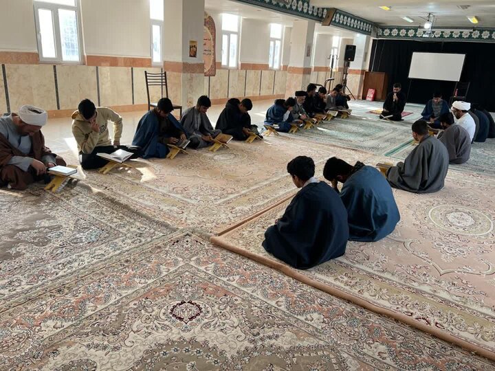 تصاویر/ قرائت سوره فتح قرآن طلاب مدرسه علمیه الغدیر نراق