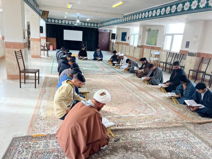 تصاویر/ قرائت سوره فتح قرآن طلاب مدرسه علمیه الغدیر نراق