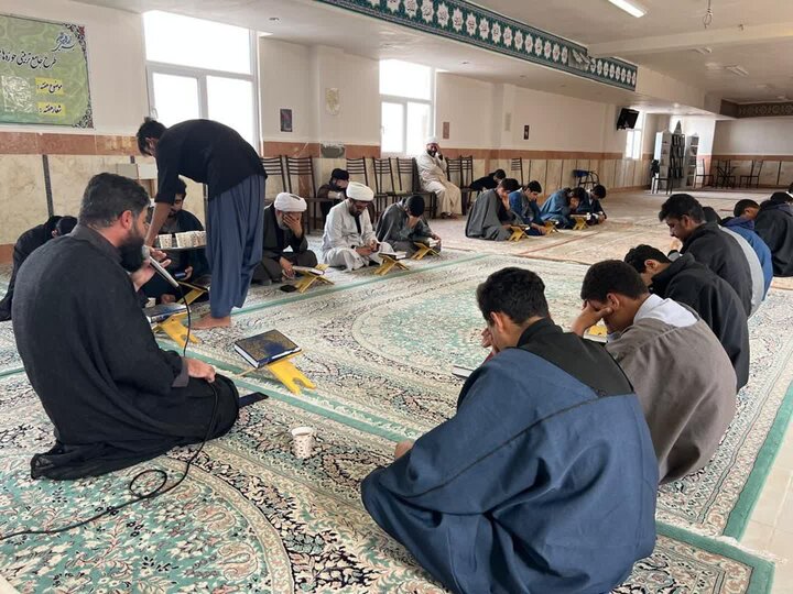 تصاویر/ قرائت سوره فتح قرآن طلاب مدرسه علمیه الغدیر نراق