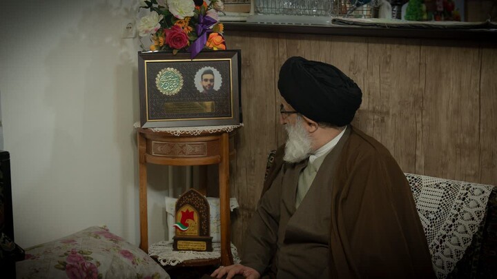 دیدار هفتگی آیت الله حسینی همدانی با خانواده معظم شهدا و ایثارگران