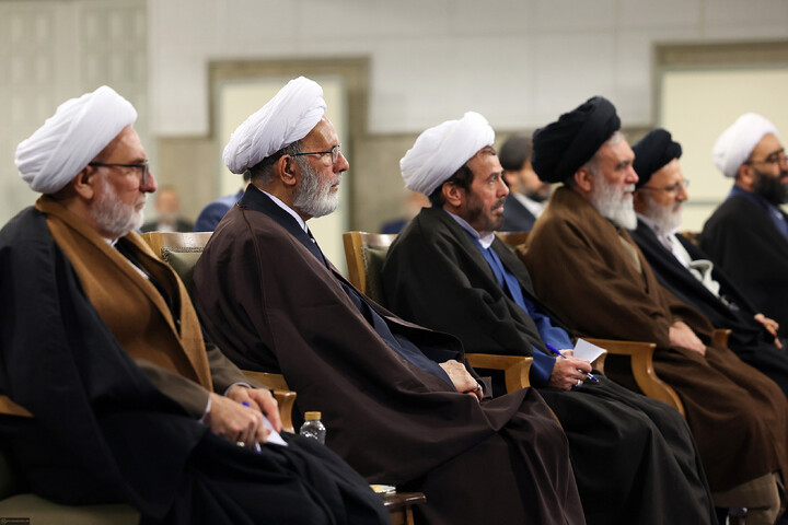 تصاویر/ دیدار اعضای ستاد برگزاری کنگره بزرگداشت آیت‌الله العظمی میلانی با رهبر انقلاب