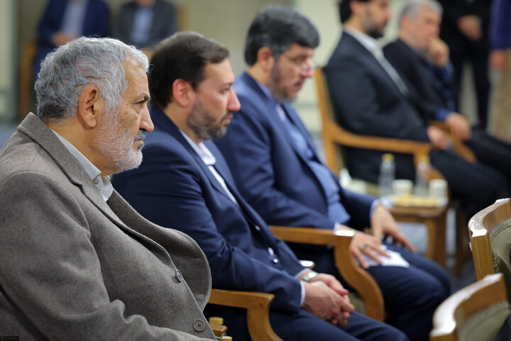 تصاویر/ دیدار اعضای ستاد برگزاری کنگره بزرگداشت آیت‌الله العظمی میلانی با رهبر انقلاب