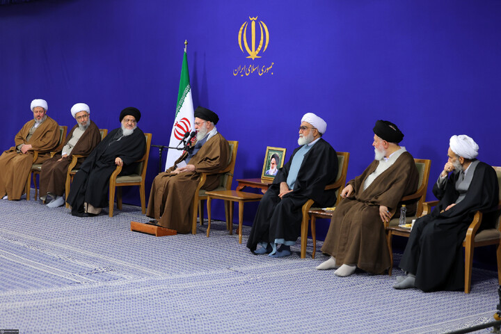 تصاویر/ دیدار اعضای ستاد برگزاری کنگره بزرگداشت آیت‌الله العظمی میلانی با رهبر انقلاب