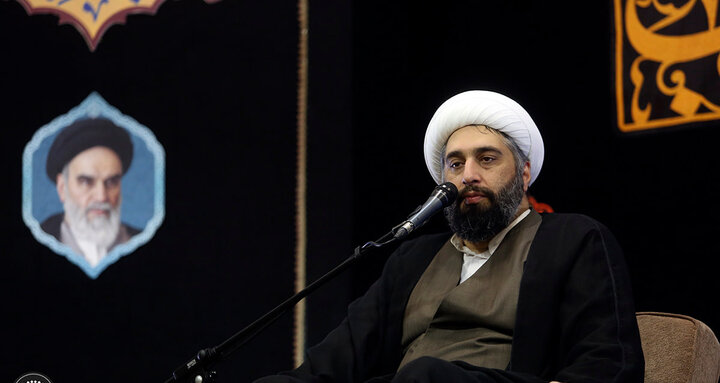 امام هادی (علیه‌السلام) معارفی را به شکل زیارت‌نامه در اختیار عموم مردم قرار داد