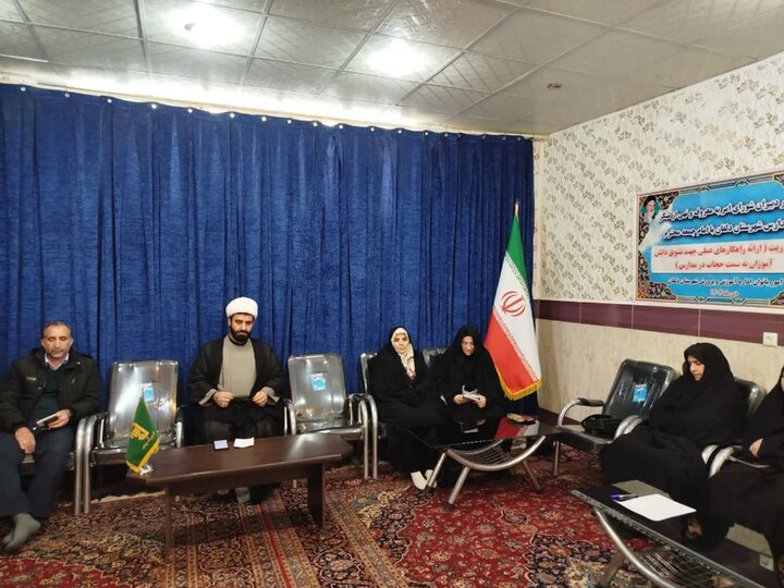 تصاویر/نشست اعضای شورای امر به معروف و نهی از منکر فرهنگیان نورآباد