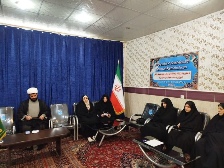 تصاویر/نشست اعضای شورای امر به معروف و نهی از منکر فرهنگیان نورآباد