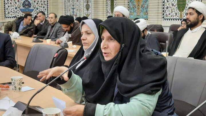 عکس| آیین بزرگداشت وحدت حوزه و دانشگاه در شهرکرد