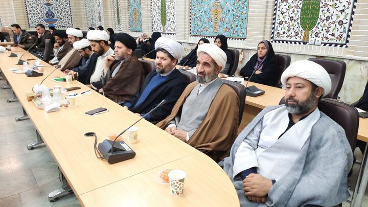 عکس| آیین بزرگداشت وحدت حوزه و دانشگاه در شهرکرد