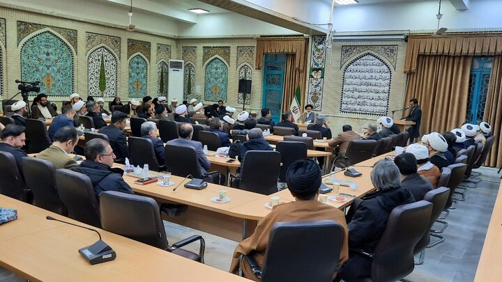 عکس| آیین بزرگداشت وحدت حوزه و دانشگاه در شهرکرد