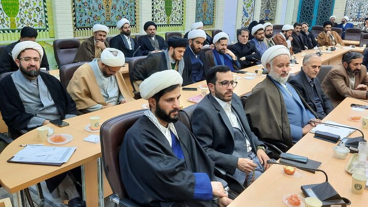 عکس| آیین بزرگداشت وحدت حوزه و دانشگاه در شهرکرد