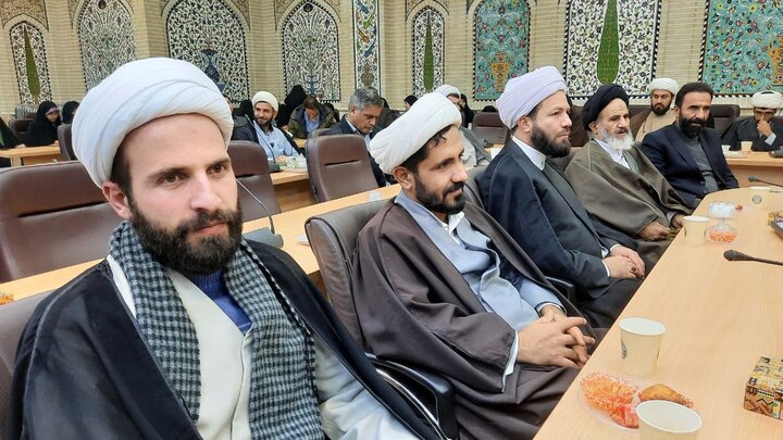 عکس| آیین بزرگداشت وحدت حوزه و دانشگاه در شهرکرد