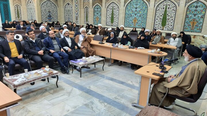 عکس| آیین بزرگداشت وحدت حوزه و دانشگاه در شهرکرد