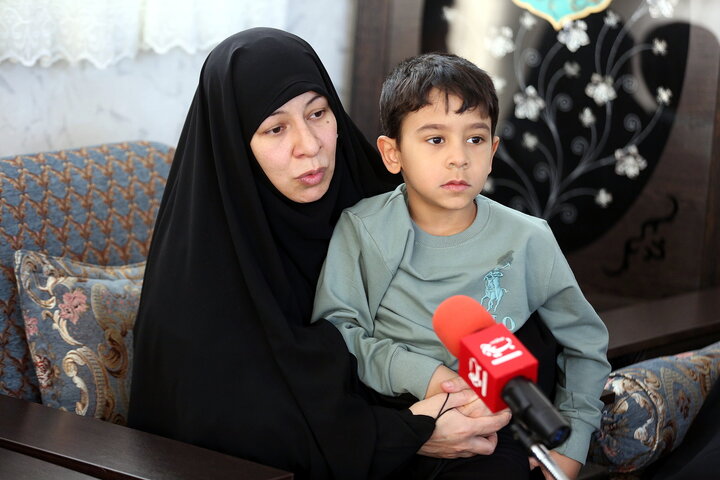 تصاویر/ رونمایی از پوستر جشنواره ابوذر قم در منزل شهید مظفری نیا