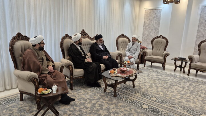 تصاویر/ دیدار حجت‌الاسلام قنواتی با حجت‌الاسلام  فرجی جانباز دوران دفاع مقدس