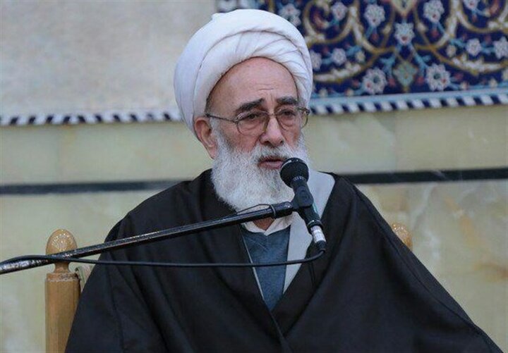 تبعیت از رهبری اطاعت از فرمان امام عصر(عج) است