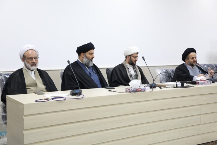 تصاویر/ تجلیل از طلاب نخبه پژوهشی حوزه علمیه استان یزد