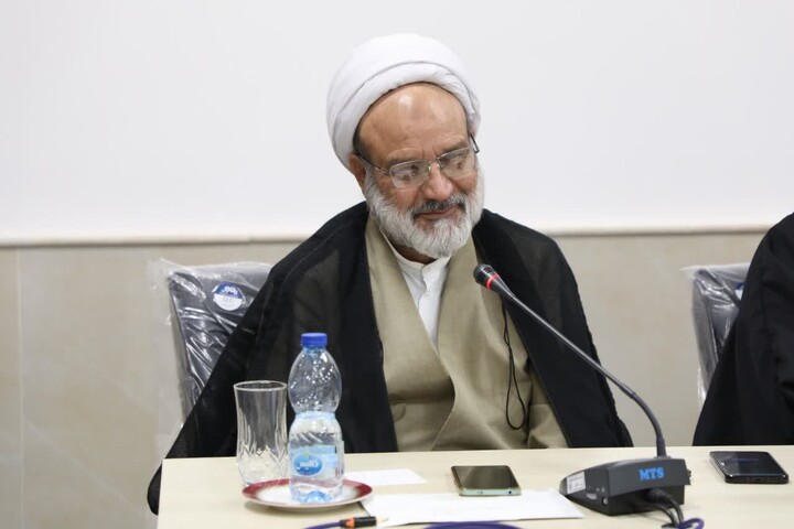 تصاویر/ تجلیل از طلاب نخبه پژوهشی حوزه علمیه استان یزد