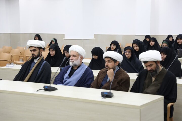 تصاویر/ تجلیل از طلاب نخبه پژوهشی حوزه علمیه استان یزد