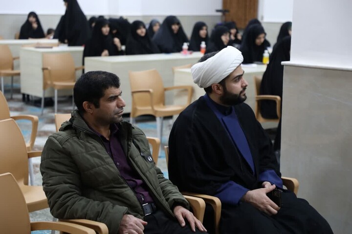 تصاویر/ تجلیل از طلاب نخبه پژوهشی حوزه علمیه استان یزد