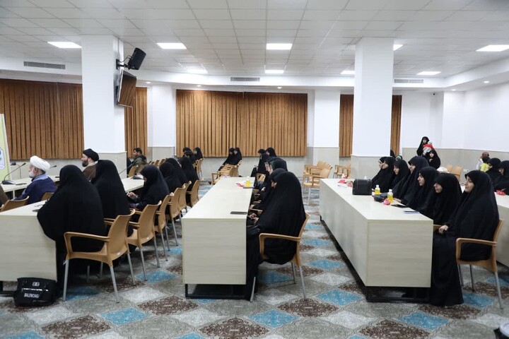 تصاویر/ تجلیل از طلاب نخبه پژوهشی حوزه علمیه استان یزد