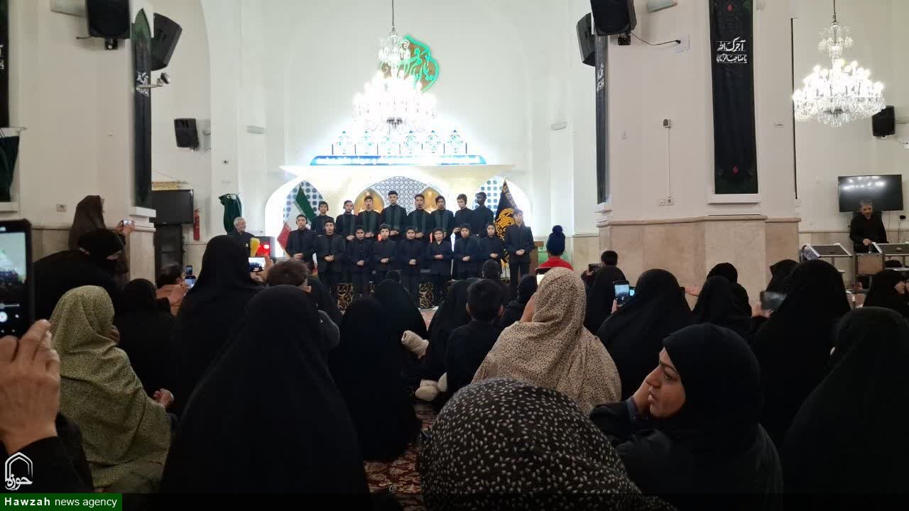 بانوان غیرایرانی در شام شهادت امام هادی(ع) در حرم امام رضا(ع) به سوگ نشستند