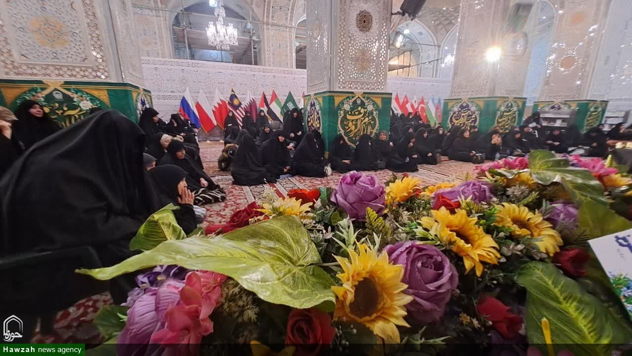 بانوان غیرایرانی در شام شهادت امام هادی(ع) در حرم امام رضا(ع) به سوگ نشستند