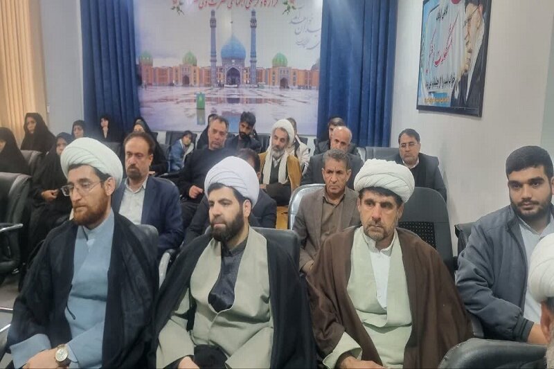 هم‌اندیشی برای برگزاری اعتکاف دانش‌آموزی در سرپل ذهاب برگزار شد+عکس