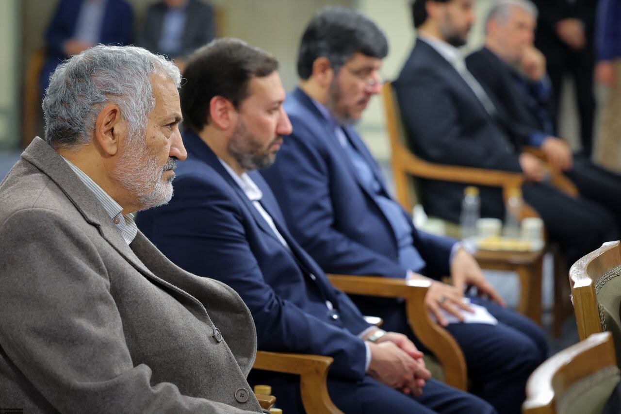 قائد الثورة: رسالة آية الله الميلاني الداعمة للإمام الخميني (قدس سره) بعد نفيه إلى تركيا وثيقة تاريخية