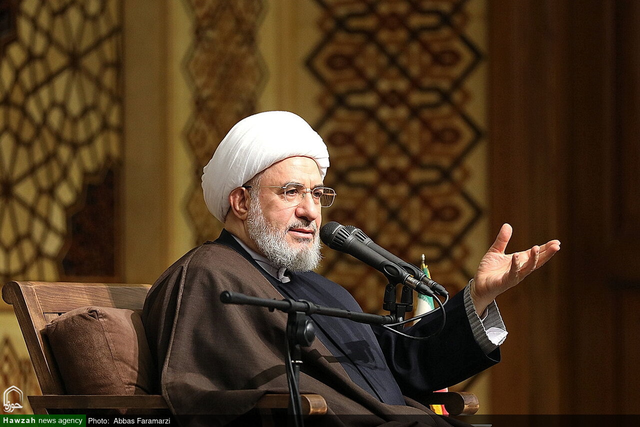 حوزه علمیه، مسامحه‌های برخی مسئولان را بر نمی تابد